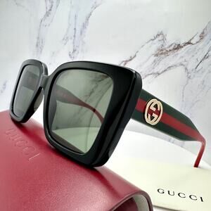 STYLISH New GUCCI Sunglasses Black Gold 3D Metal Logo Square Red Green Web Arms